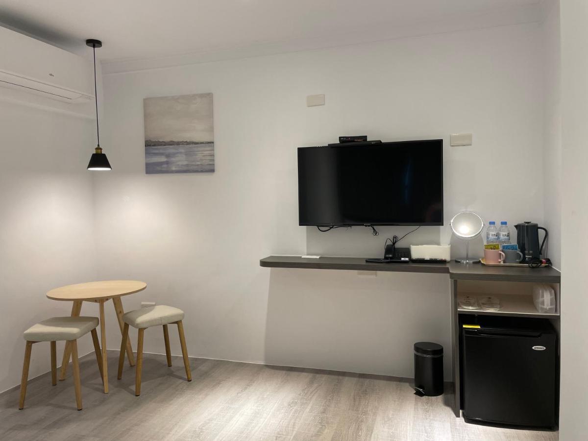 Yoshi Hotel - Tainan Station Branch Extérieur photo