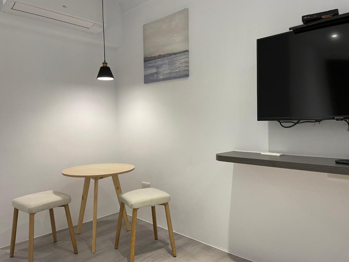 Yoshi Hotel - Tainan Station Branch Extérieur photo