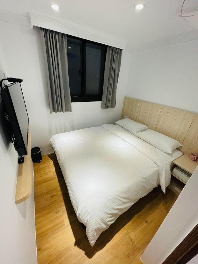 Yoshi Hotel - Tainan Station Branch Extérieur photo