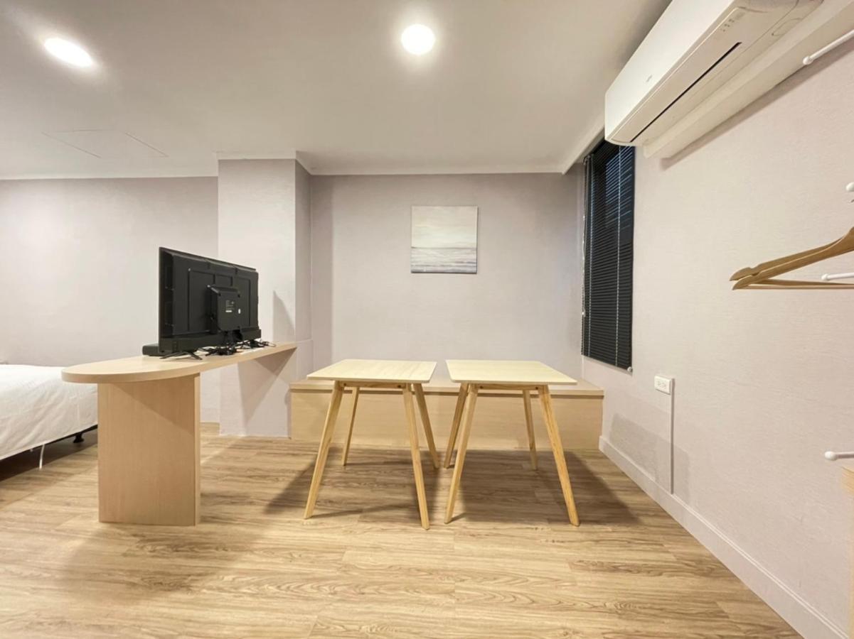 Yoshi Hotel - Tainan Station Branch Extérieur photo