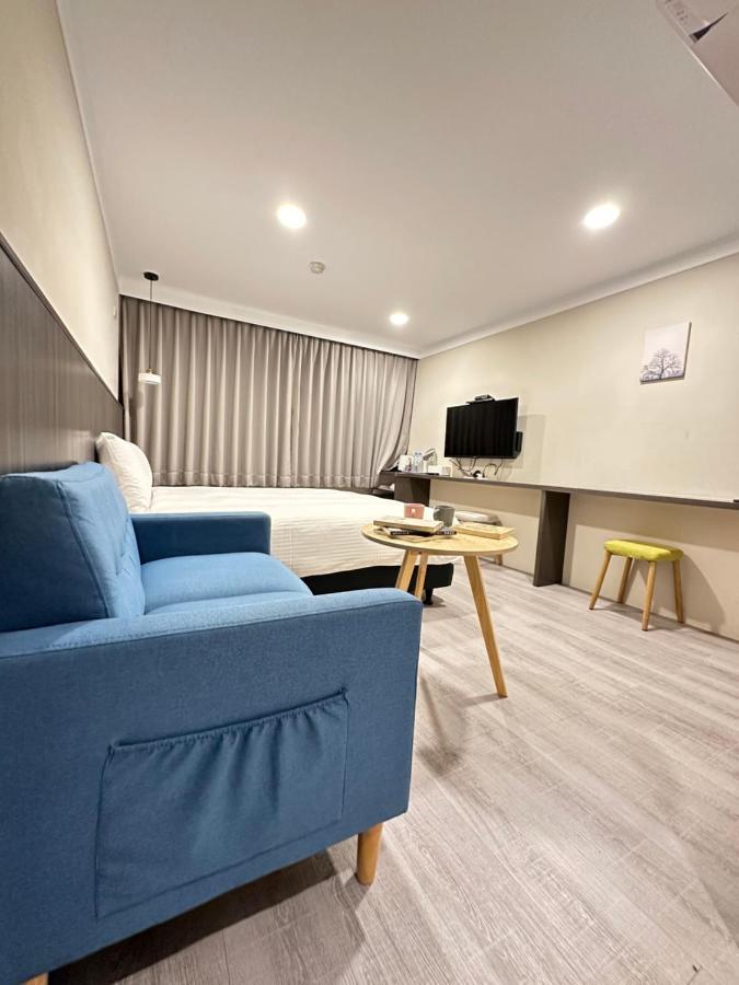 Yoshi Hotel - Tainan Station Branch Extérieur photo
